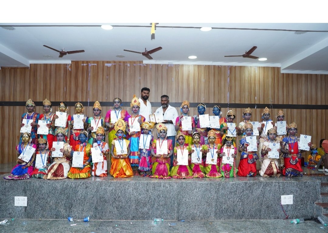 108 Bharatanatyam Dancers in Varahi Look at Thanjavur Big Temple